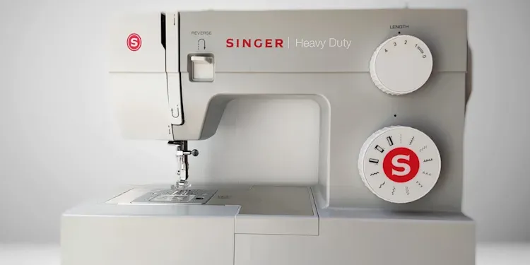 Hoe moet je een naaimachine inrijgen?